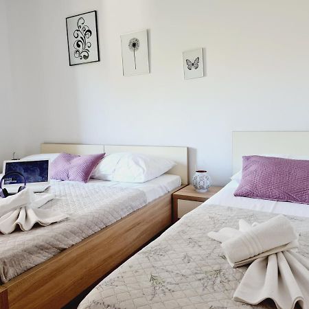 Apartments Dorotea Novalja Exterior photo